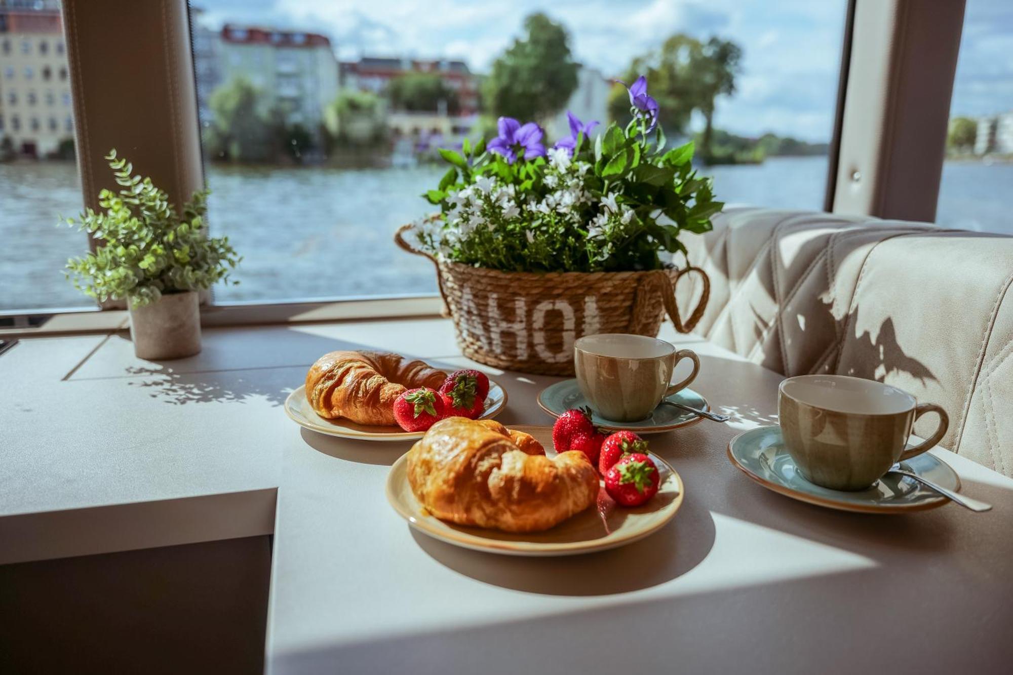 Nena Hausboot Otel Berlin Dış mekan fotoğraf